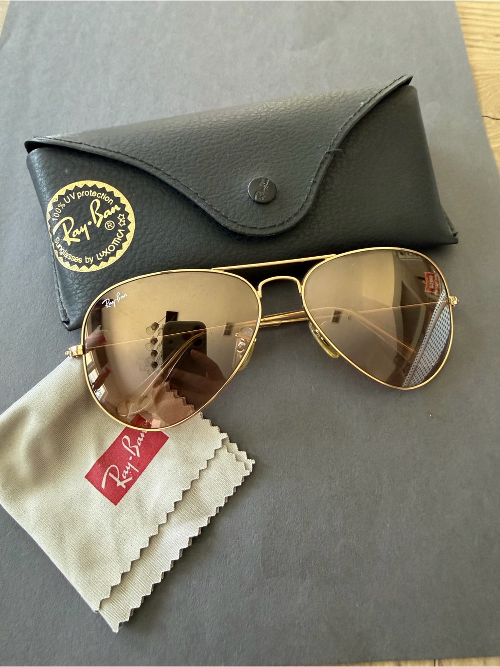Ray-Ban Gold Woman’s Aviator Sunglasses with Brown/Rose Gradient Lenses
